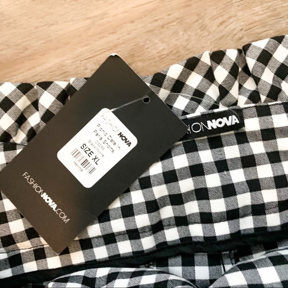 NWT Fashion Nova Black & White Picnic Date in Paris High Waist Paper Bag Shorts - Picture 6 of 7